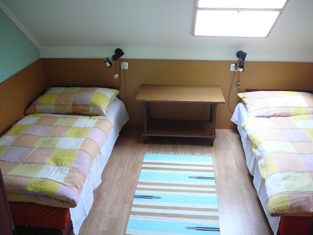 Tilesch Apartment Balatonberény Szoba fotó
